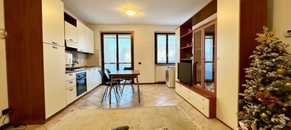Apartamento de 2 habitaciónes en Tradate, Italy No. 11556 3