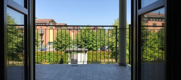 Apartamento de 2 habitaciónes en Tradate, Italy No. 11556 2