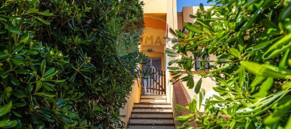 Квартира с 1 спальней в Стинтино, Италия № 142365 3