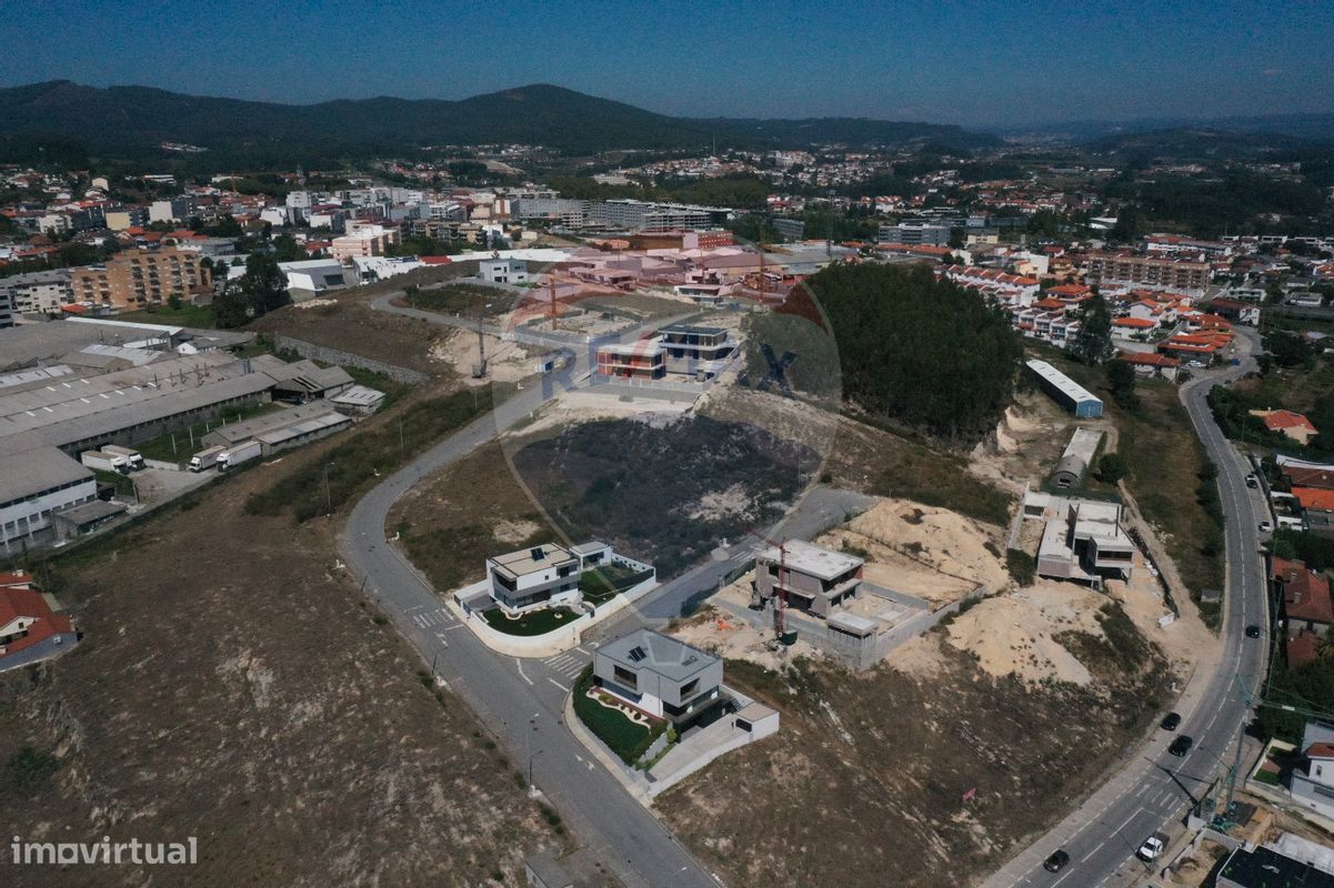 517m² Land in Lousada, Portugal No. 62414