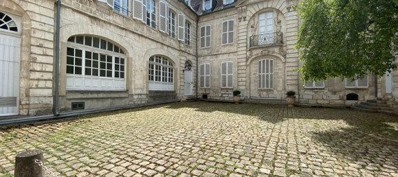 1 bedroom Duplex in Bourges, France No. 86429 3