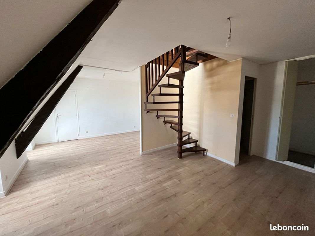 1 bedroom Duplex in Bourges, France No. 86429
