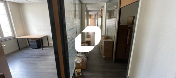 282m² Office in Epernay, France No. 309298 3