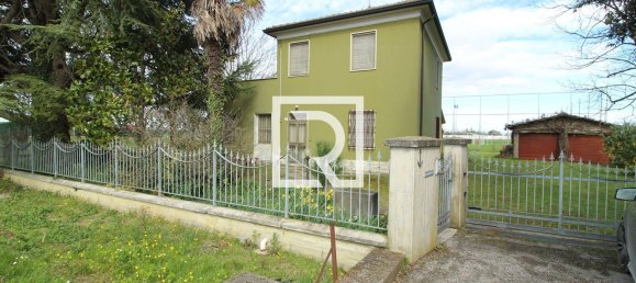 4-salle Maison à Forlì, Italy No. 167210 2