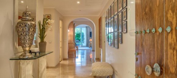 4 bedrooms Apartment in Marbella, Spain No. 102210 2