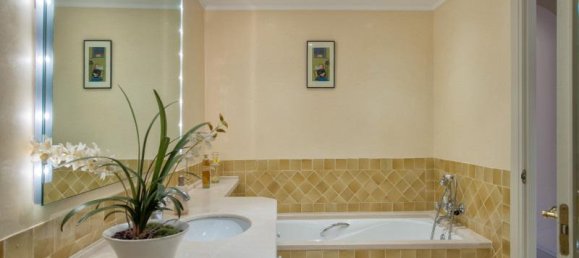 4 bedrooms Apartment in Marbella, Spain No. 102210 16