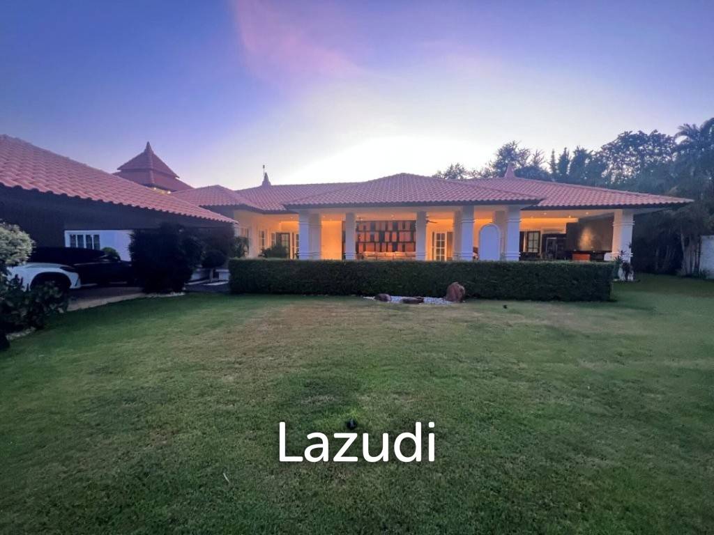 4 bedrooms Villa in Hua Hin, Thailand No. 26379