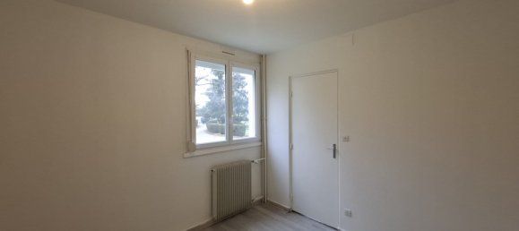 2 bedrooms Apartment in Chevigny-Saint-Sauveur, France No. 205919 4