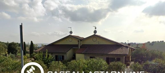 5 bedrooms House in Recanati, Italy No. 312710 3