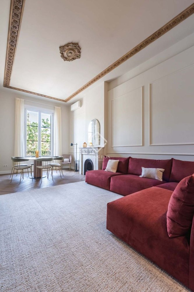 Ático de 3 dormitorios en Ciudad Vieja, Spain No. 169877