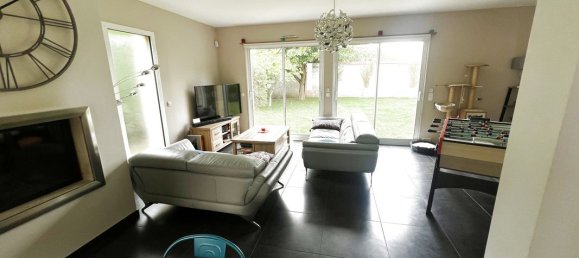 Casa de 5 dormitorios en Houilles, France No. 167613 6