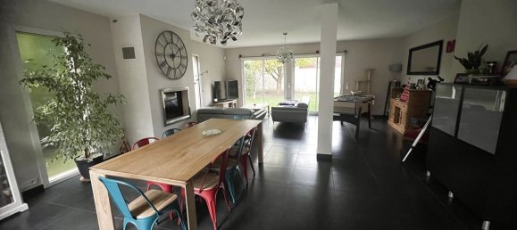 Casa de 5 dormitorios en Houilles, France No. 167613 8