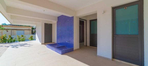 2 bedrooms Apartment in Agios Georgios, Cyprus No. 4437 6