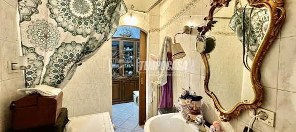 2-salle Appartement à Turin, Italy No. 26366 13