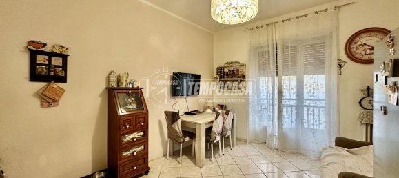 2-salle Appartement à Turin, Italy No. 26366 6