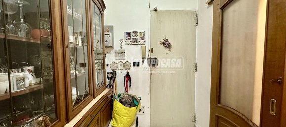 2-salle Appartement à Turin, Italy No. 26366 8