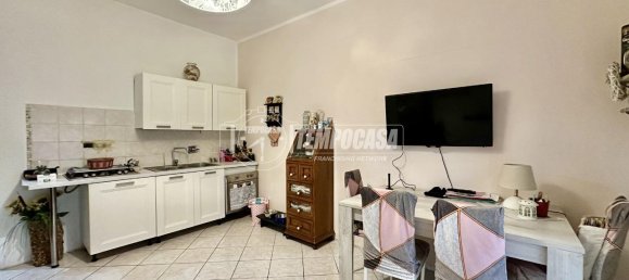 2-salle Appartement à Turin, Italy No. 26366 2