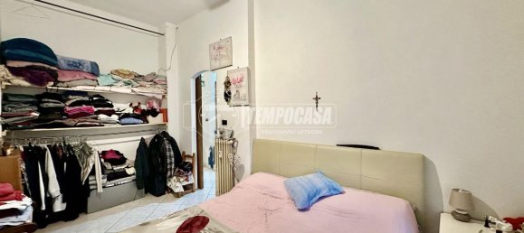 2-salle Appartement à Turin, Italy No. 26366 11