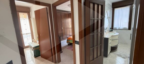 Квартира с 2 спальнями в Кастельнуово Рангоне, Италия № 18950 7