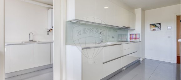 4 bedrooms Apartment in Porto, Portugal No. 111905 13