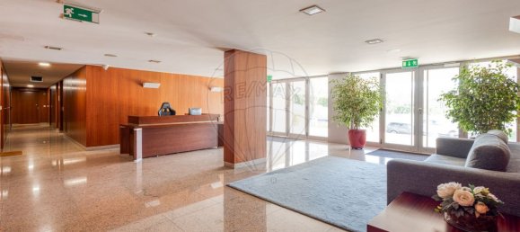 4 bedrooms Apartment in Porto, Portugal No. 111905 5