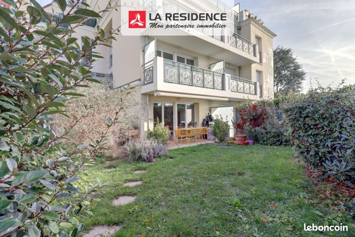 2 bedrooms Apartment in Poissy, France No. 169535