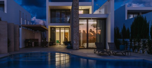 4 bedrooms Villa in Pegeia, Cyprus No. 3830 13