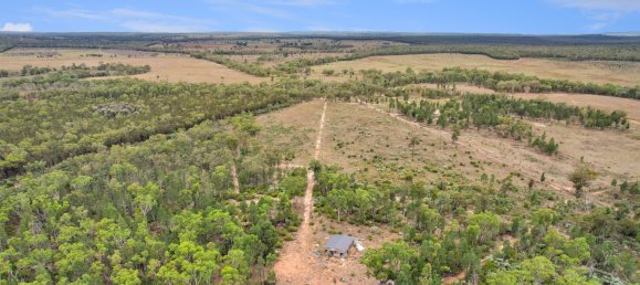 828300m² Land in Canning Creek, Australia No. 797 2