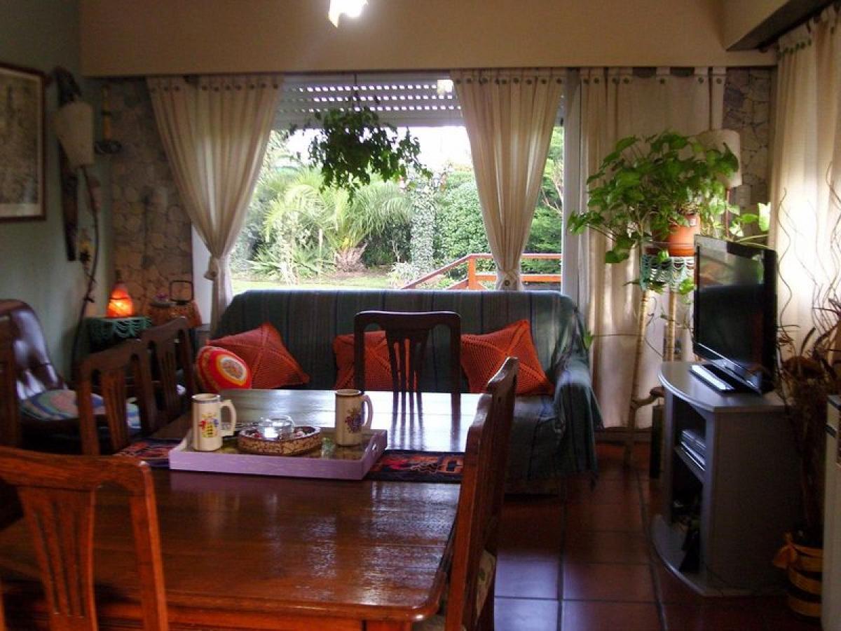 2 bedrooms House in Mar del Plata, Argentina No. 71003