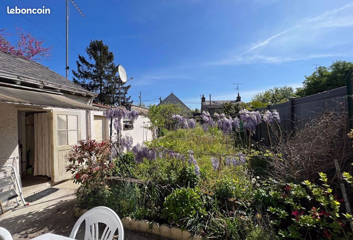 2 bedrooms House in Orleans, France No. 55208