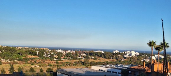  Land in Estepona, Spain No. 185507 3