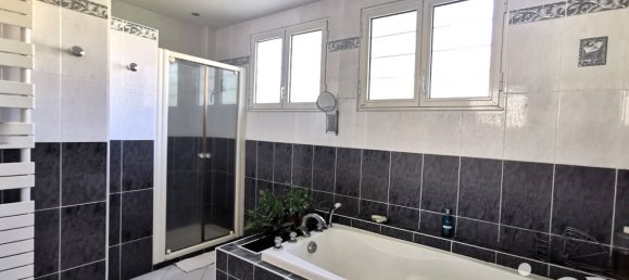 5 bedrooms House in Lamorlaye, France No. 247195 9