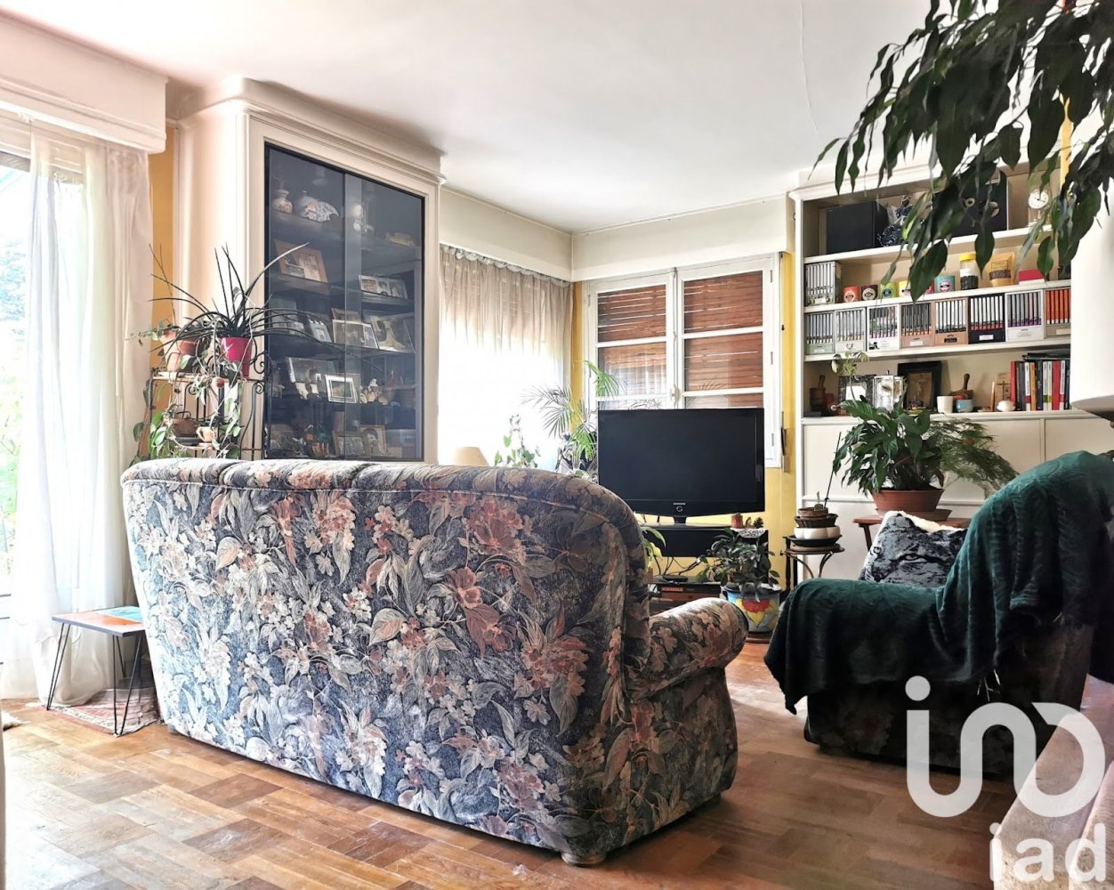 5 bedrooms House in Lamorlaye, France No. 247195