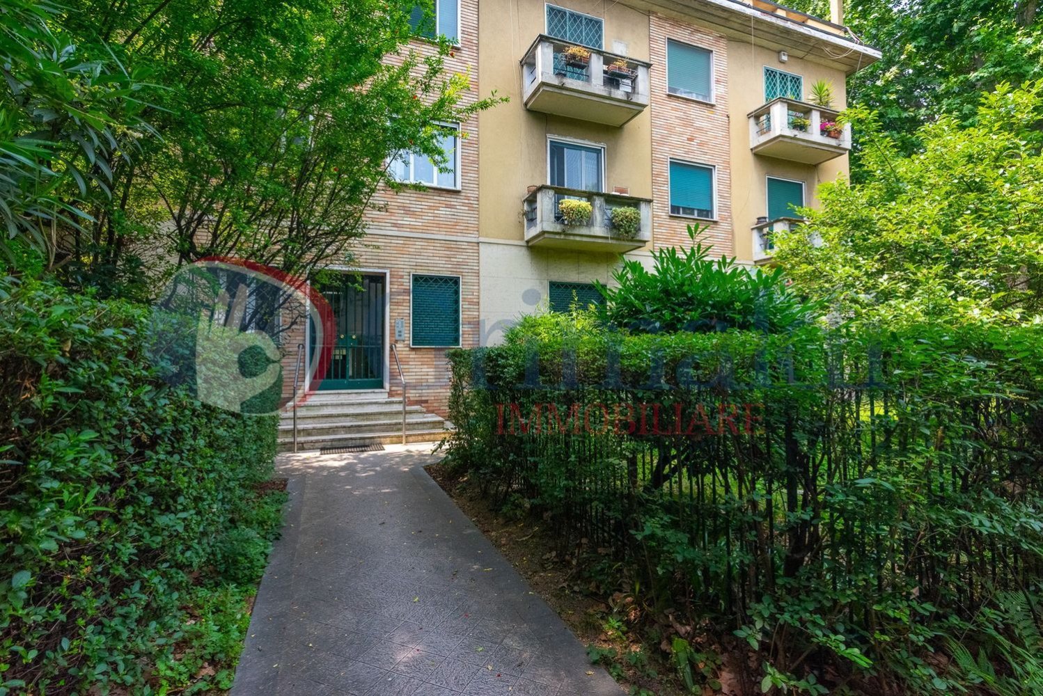 3 rooms Apartment in Milan, Italy No. 338158