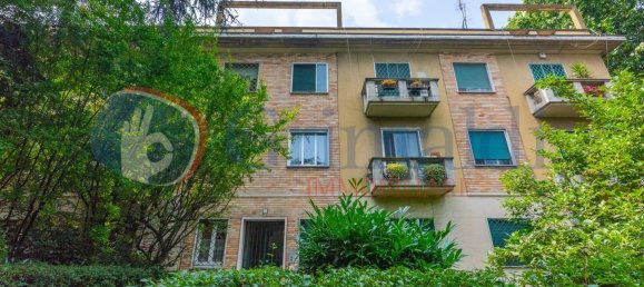 3 rooms Apartment in Milan, Italy No. 338158 2