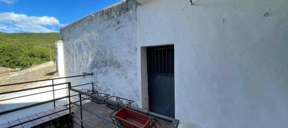 4 rooms Apartment in Fontecchio, Italy No. 159960 16