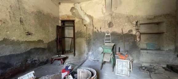 4 rooms Apartment in Fontecchio, Italy No. 159960 15