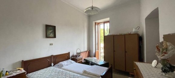 4 rooms Apartment in Fontecchio, Italy No. 159960 7
