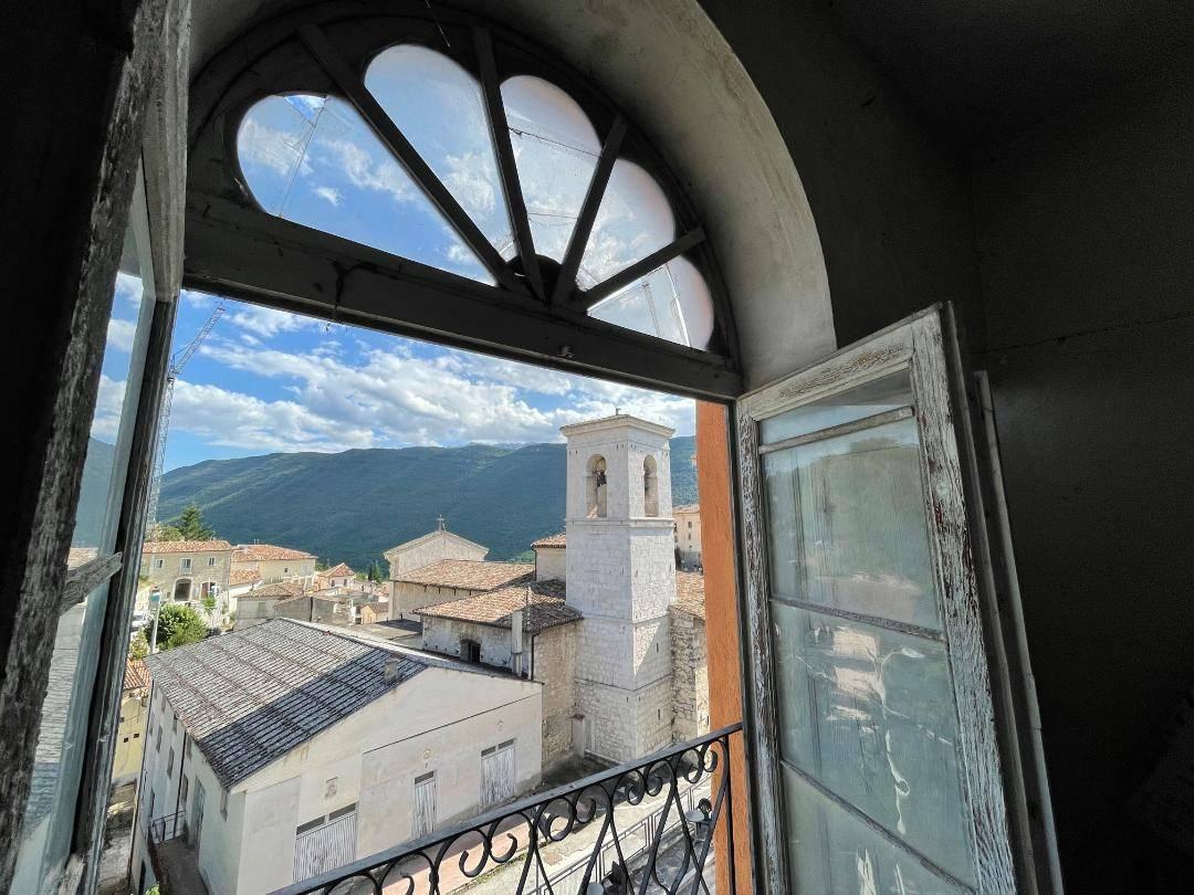 4 rooms Apartment in Fontecchio, Italy No. 159960