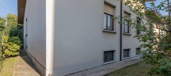 5 bedrooms Villa in Legnano, Italy No. 355764 34