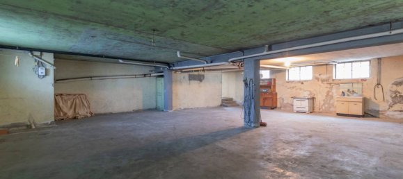 5 bedrooms Villa in Legnano, Italy No. 355764 30