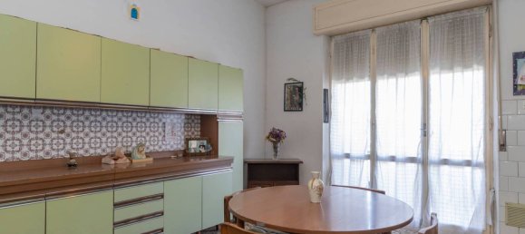 5 bedrooms Villa in Legnano, Italy No. 355764 10