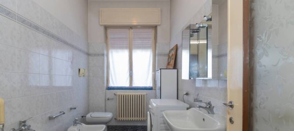 5 bedrooms Villa in Legnano, Italy No. 355764 16