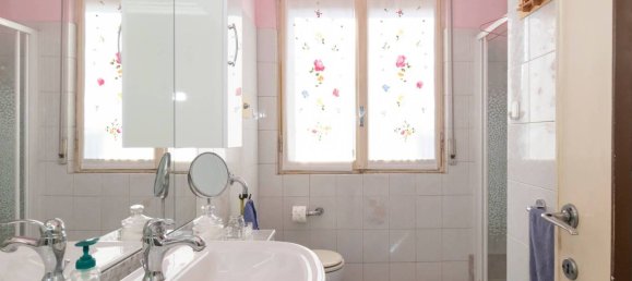 5 bedrooms Villa in Legnano, Italy No. 355764 26