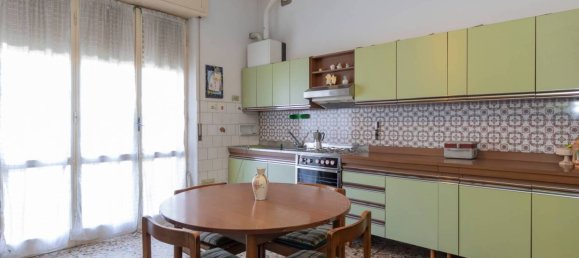 5 bedrooms Villa in Legnano, Italy No. 355764 8