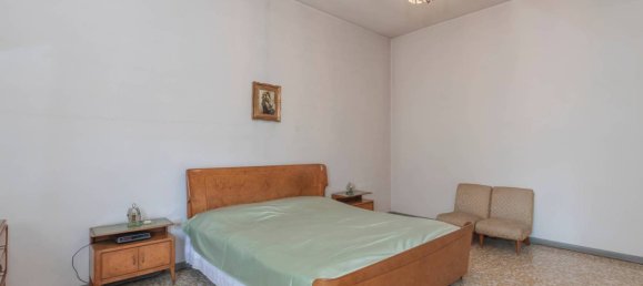 5 bedrooms Villa in Legnano, Italy No. 355764 12