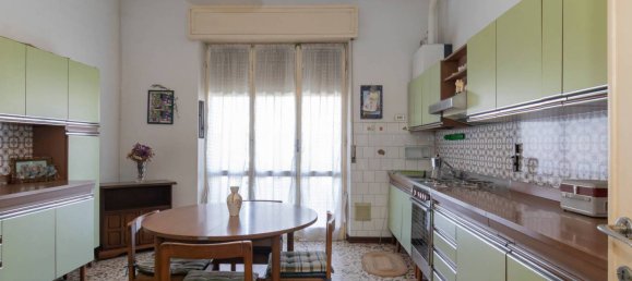 5 bedrooms Villa in Legnano, Italy No. 355764 9