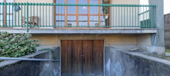 5 bedrooms Villa in Legnano, Italy No. 355764 32