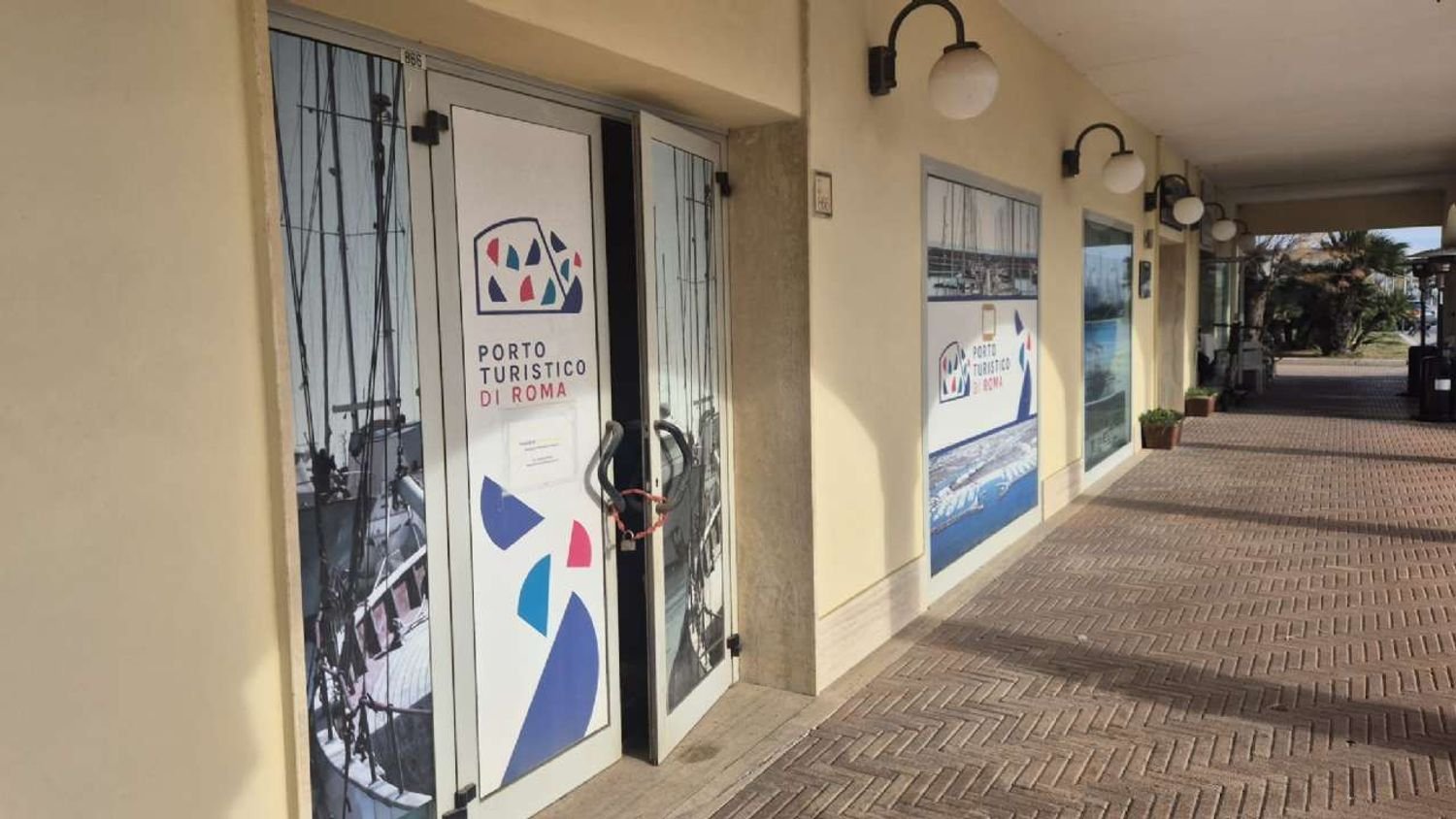  عقار تجاري في Rome, Italy 71متر مربع رقم 362525