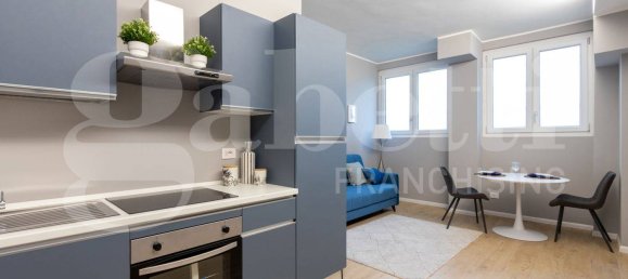 2 rooms Office in Milan, Italy No. 342846 2